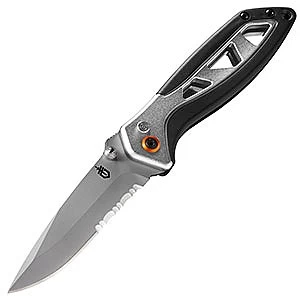 Gerber Outrigger, Serrated